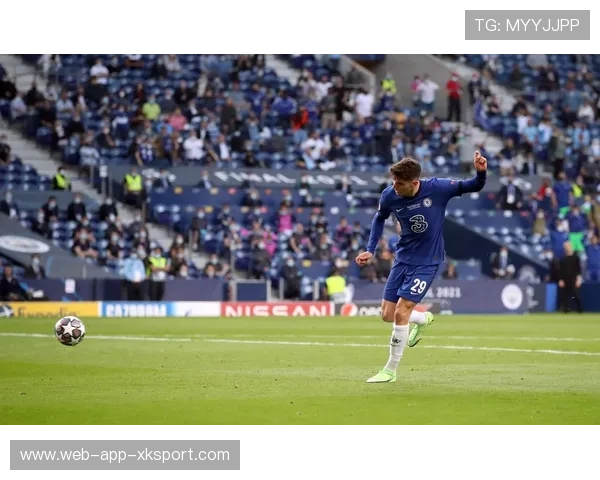 切尔西哈弗茨造点后点球主罚稳稳命中，展现顶级球技与心态