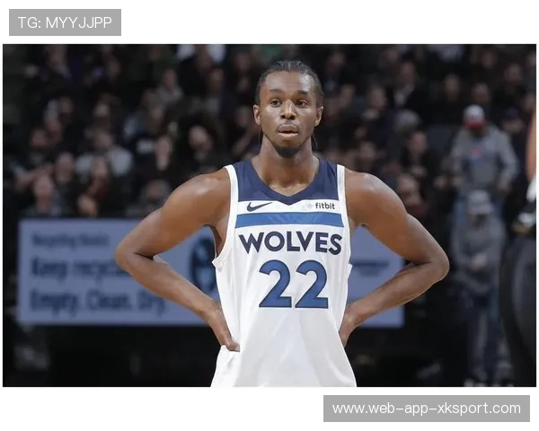 维金斯变向突破欧洲步得分轻盈流畅